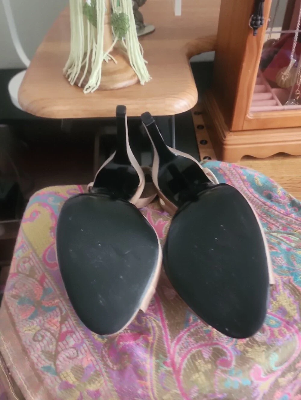 Nina NWOT Taupe Floral Satin Peep-Toe Heels